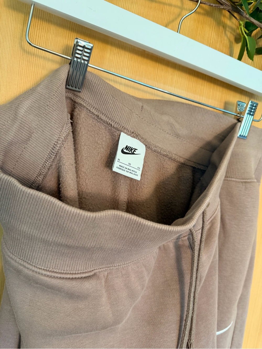 Nike Open Hem Fleece Sweatpants XL Taupe Athleisure Pants Matching Set - Picture 5 of 5